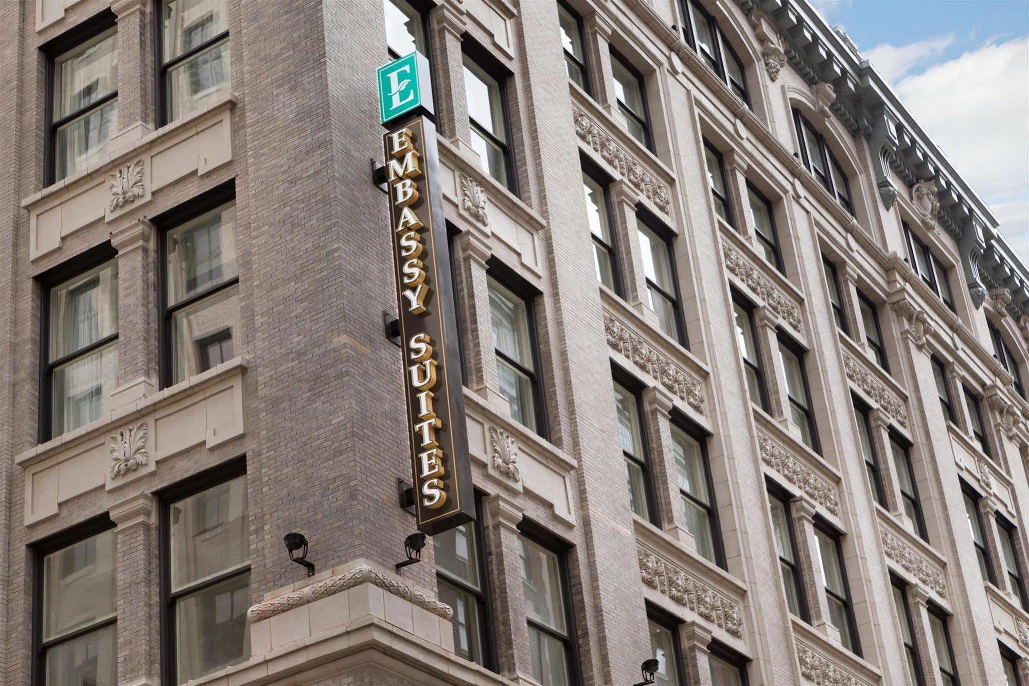 Embassy Suites Louisville Downtown Buitenkant foto